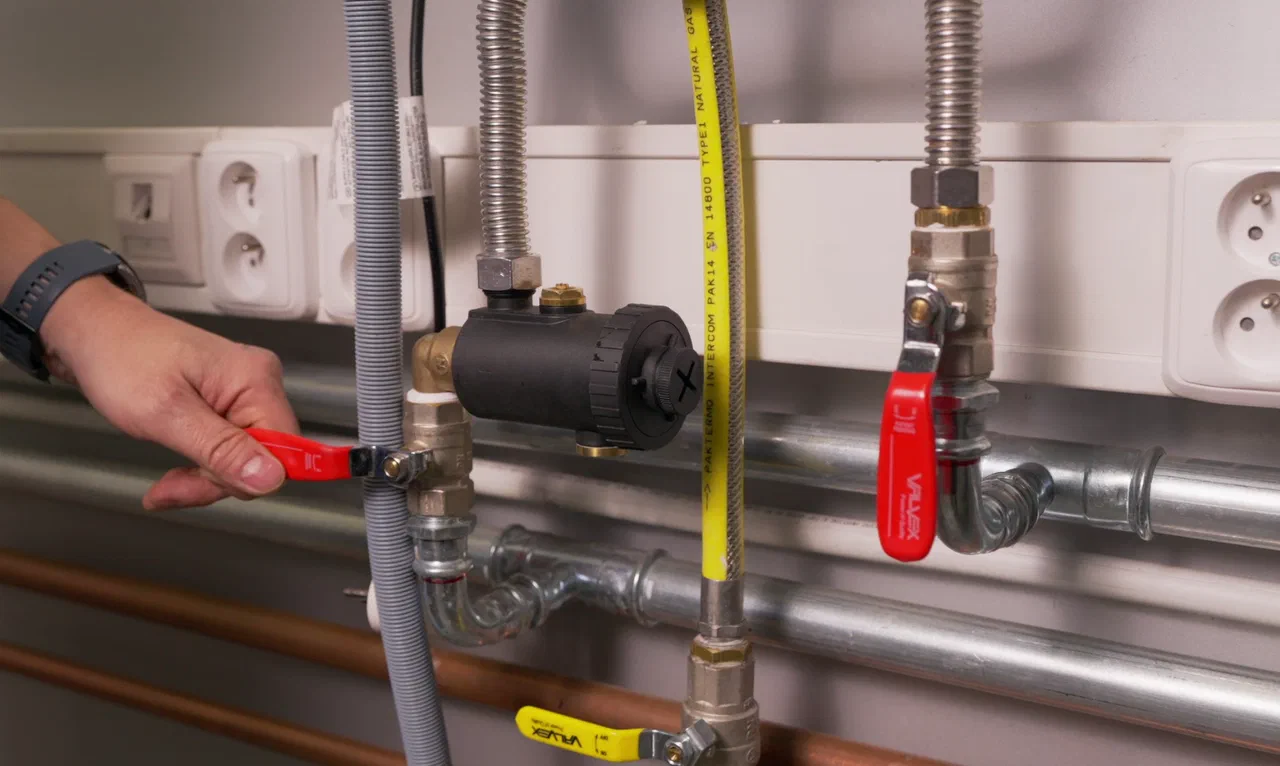 Connecting an ATTACK gas boiler to natural gas or propane