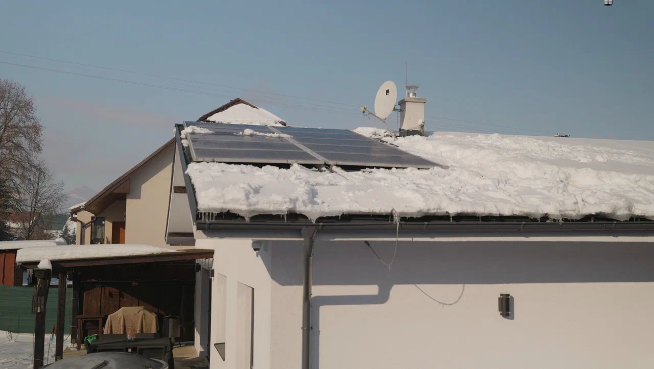 ATTACK Heating photovoltaic panels