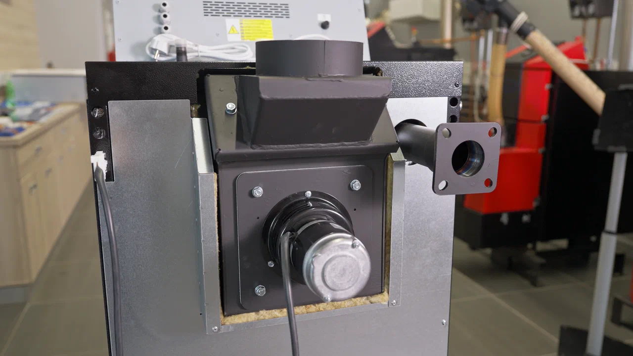 Connection detail on the ATTACK DPX 15 boiler
